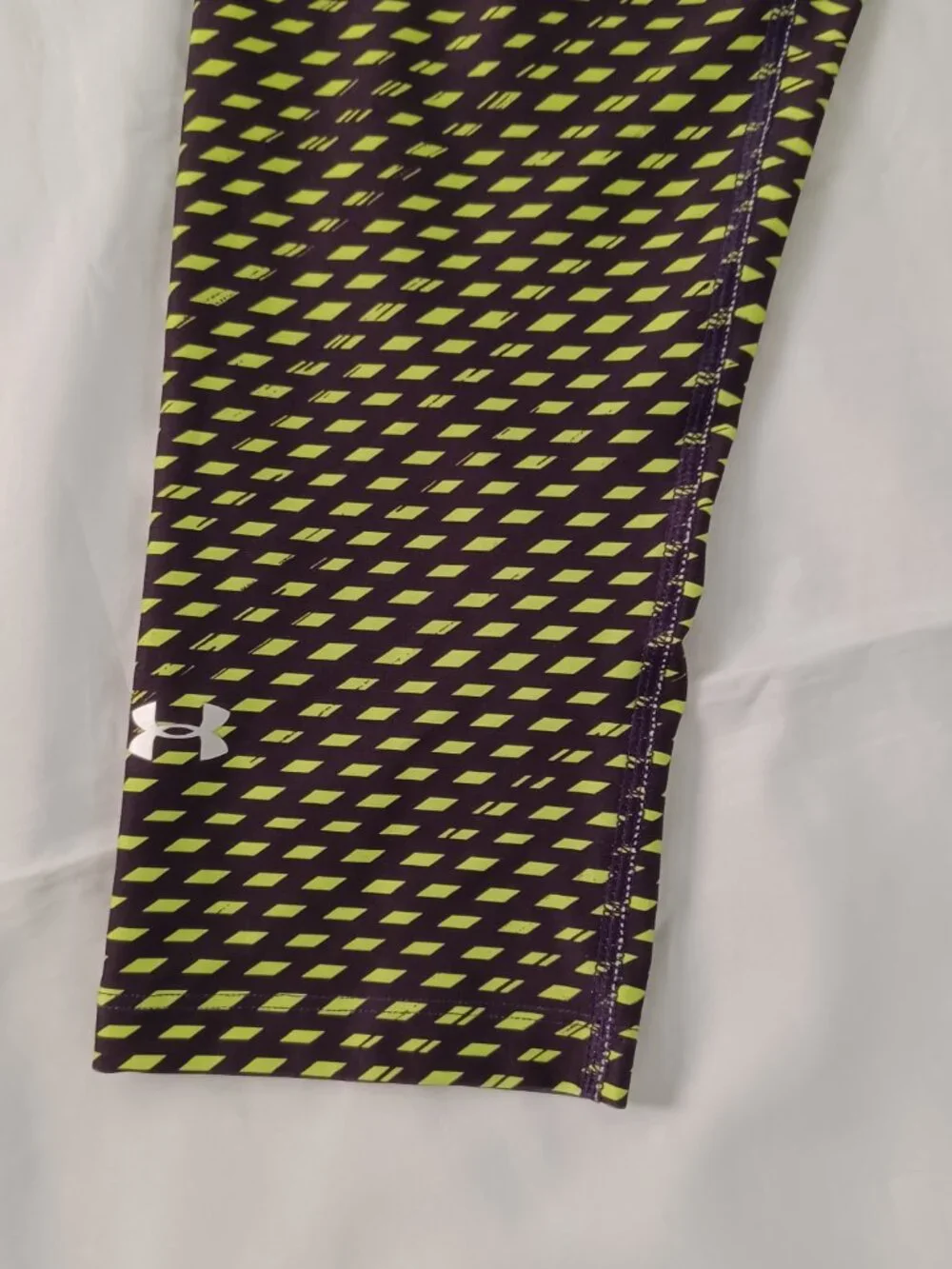 Under Armour Heat Gear Women's Leggings Cropped Capri Pants Printed Size M